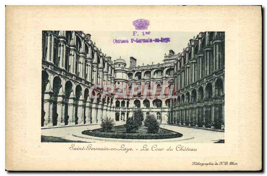 CPA Saint Germain En Laye La cour du Chateau
