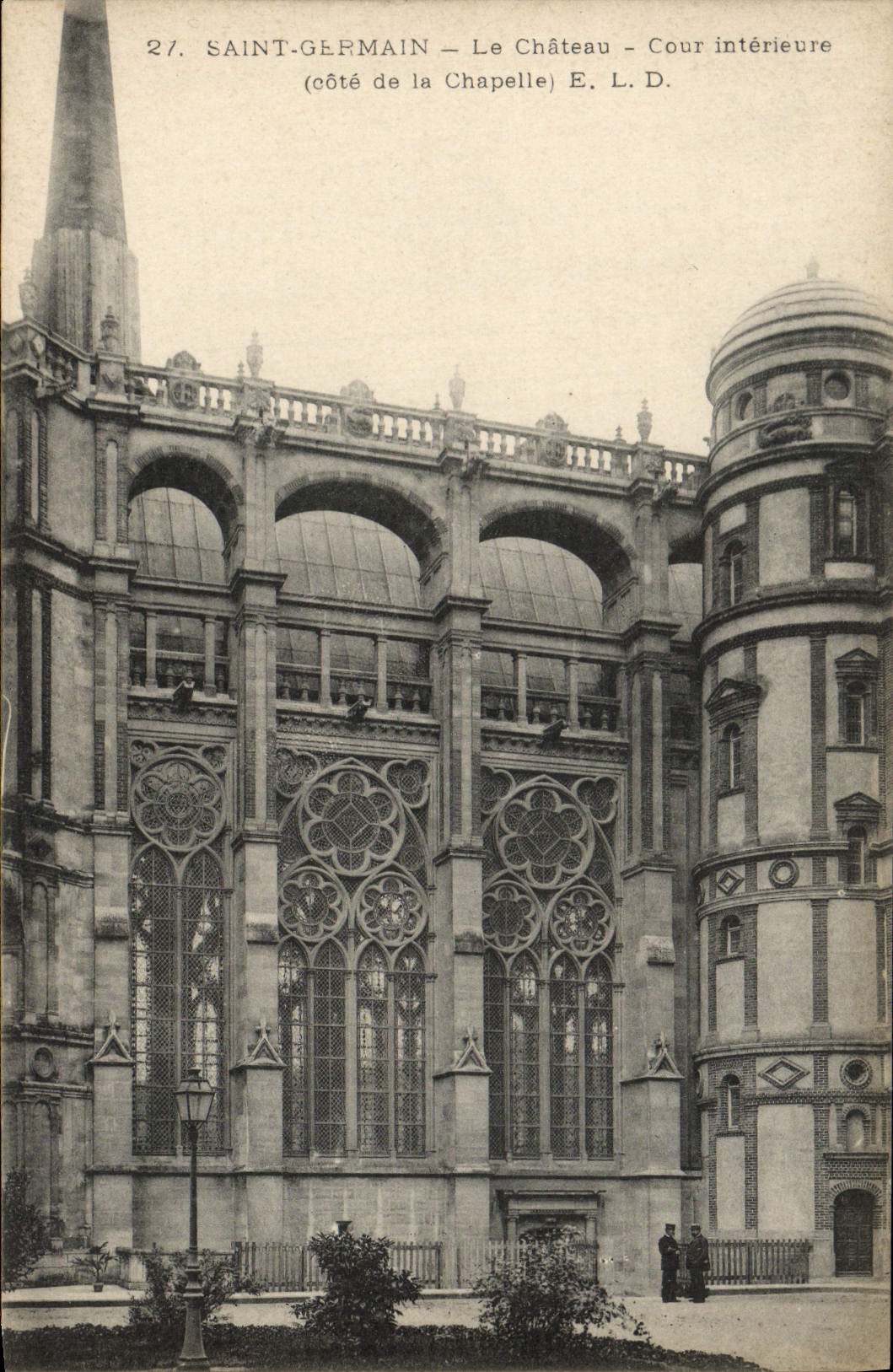Saint-Germain - Le Château - Cour intérieure (côté de la Chapelle) - E. L. D.