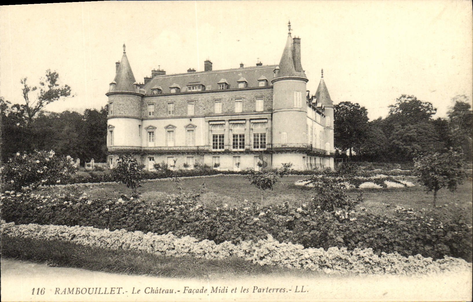 Rambouillet - Le Château - Façade Midi et les Parterres - LL