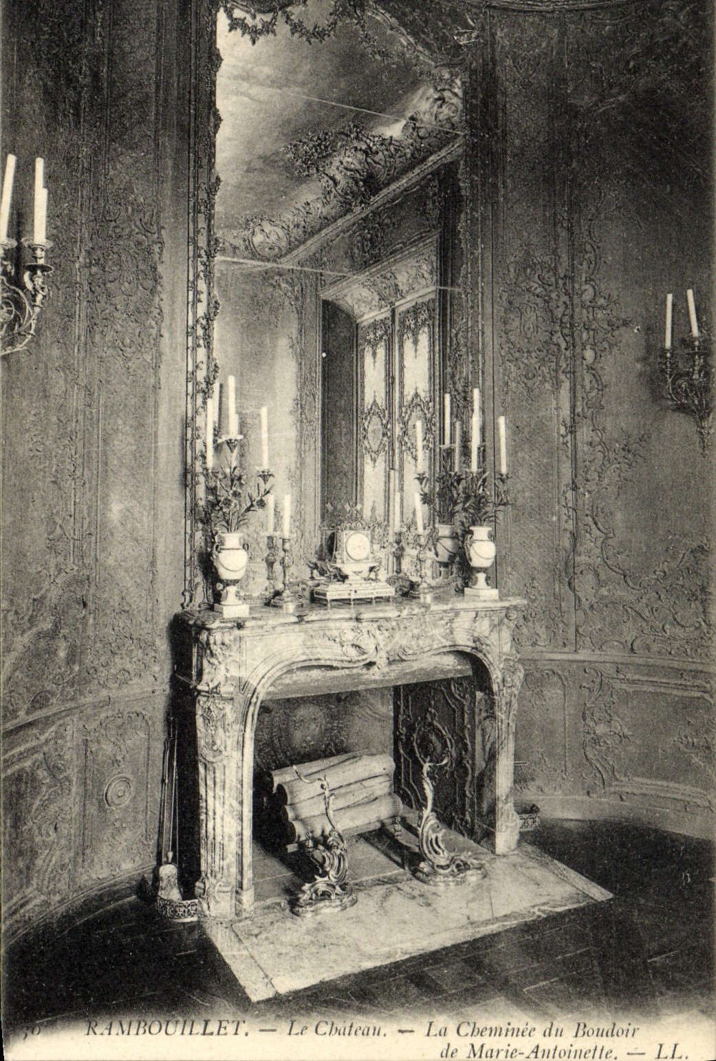 Ramboillet — Das Schloss — Der Kamin des Boudoirs von Marie-Antoinette — LL.