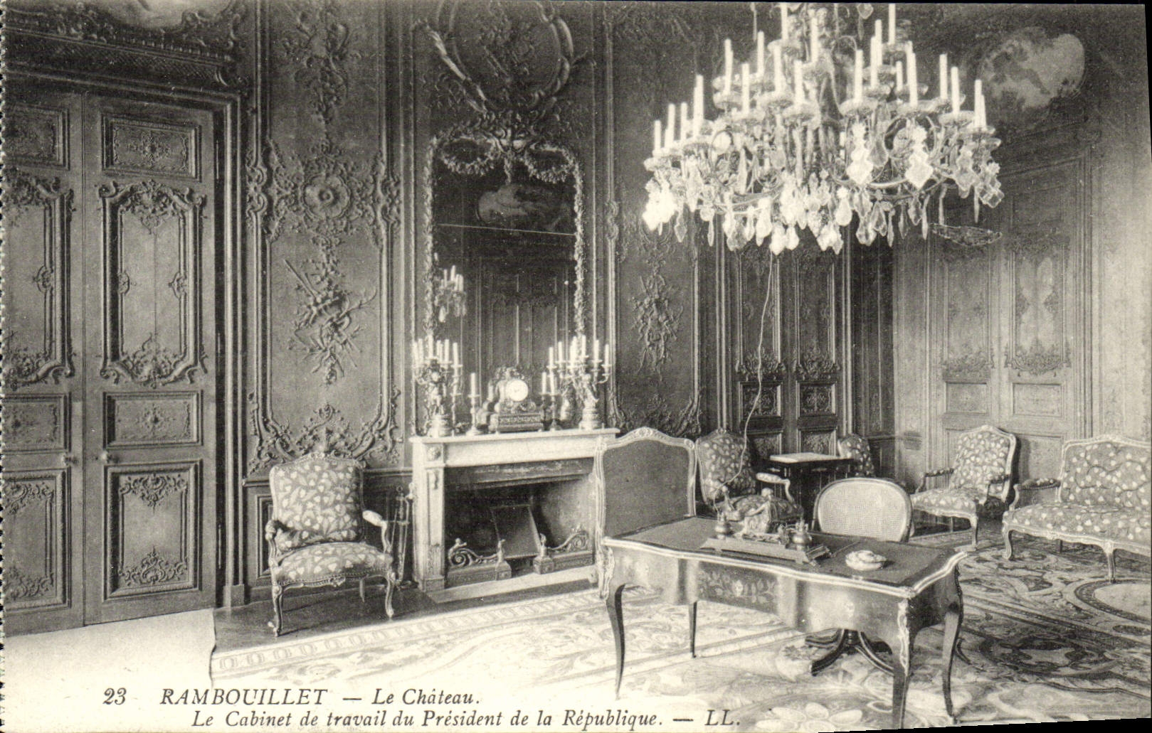 Rambouillet — Le Château. Le Cabinet de travail du Président de la République — LL.