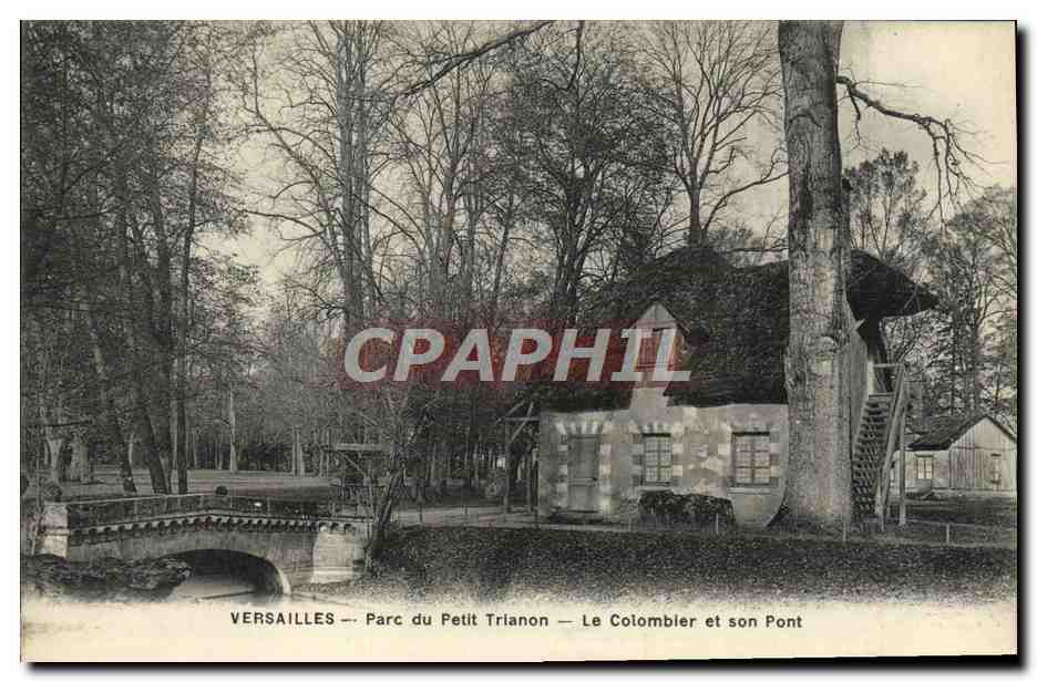 CPA Versailles Parc Du Petit Trianon Le Coiombier Et Son Pont