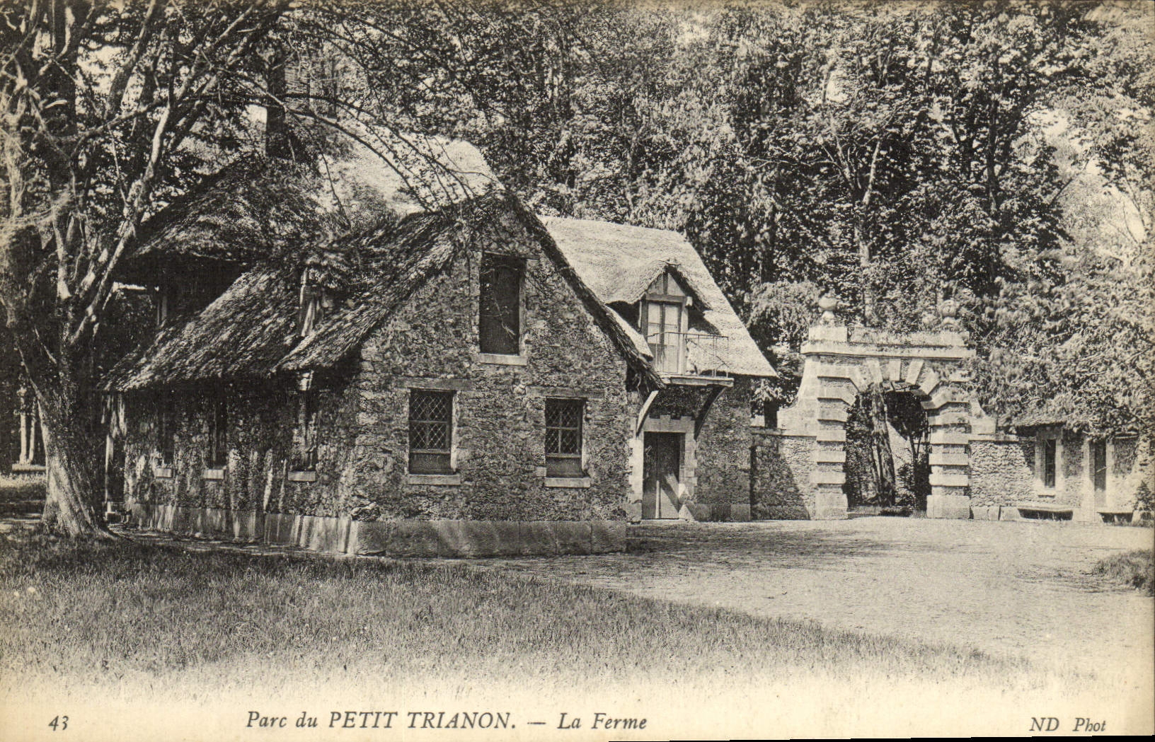 CPA Parc Du Petit Trainon la Ferme