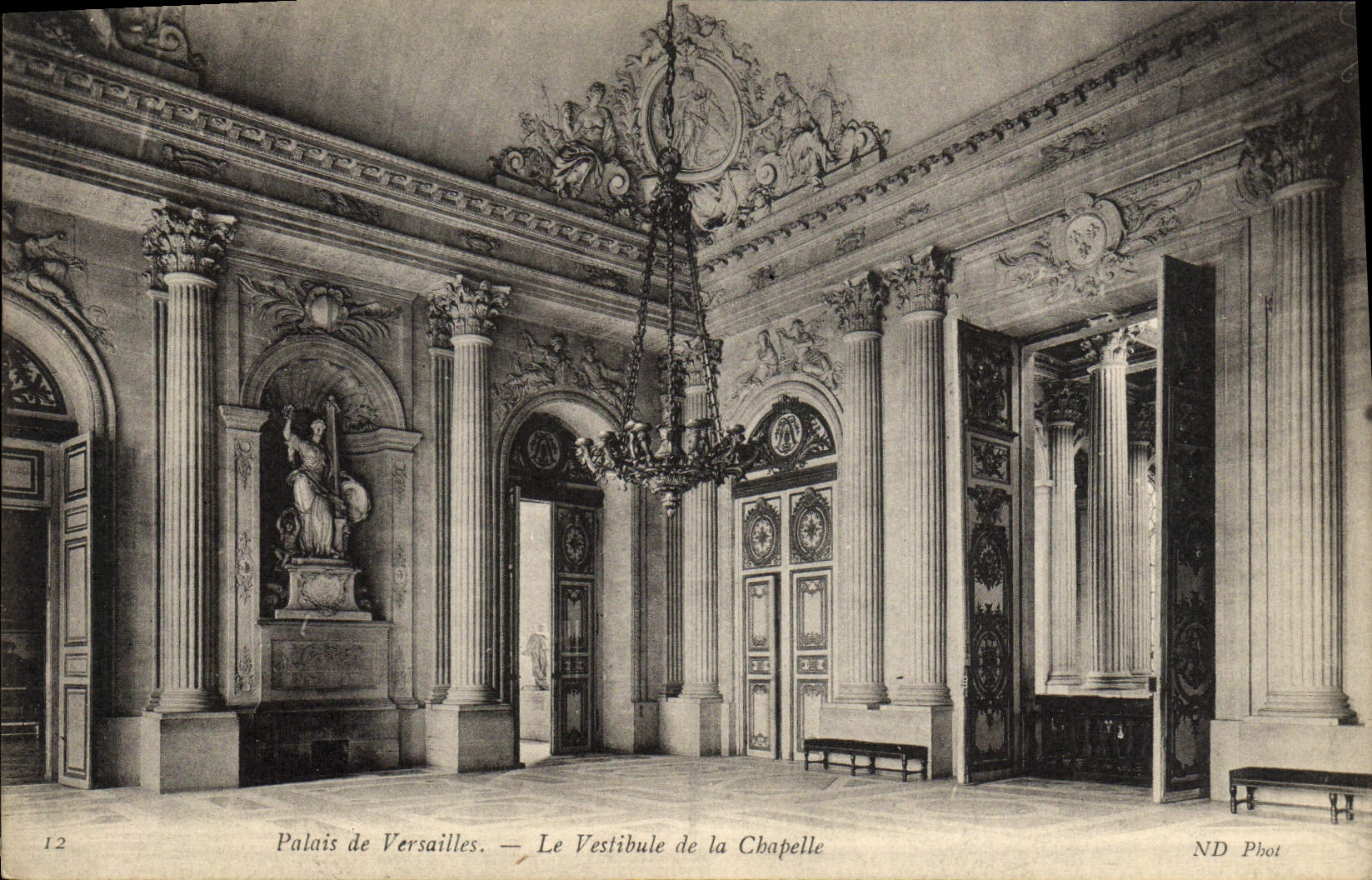 CPA Palais De Versailles Le Vestibule De La Chapelle