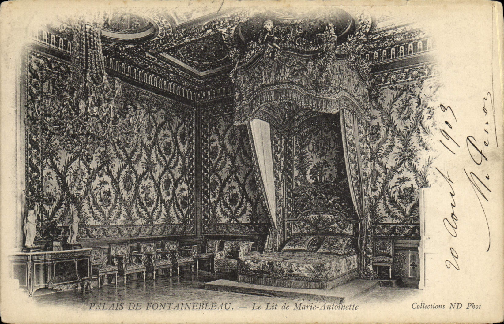 Palast von Fontainebleau — Das Bett von Marie-Antoinette — Collections ND Phot