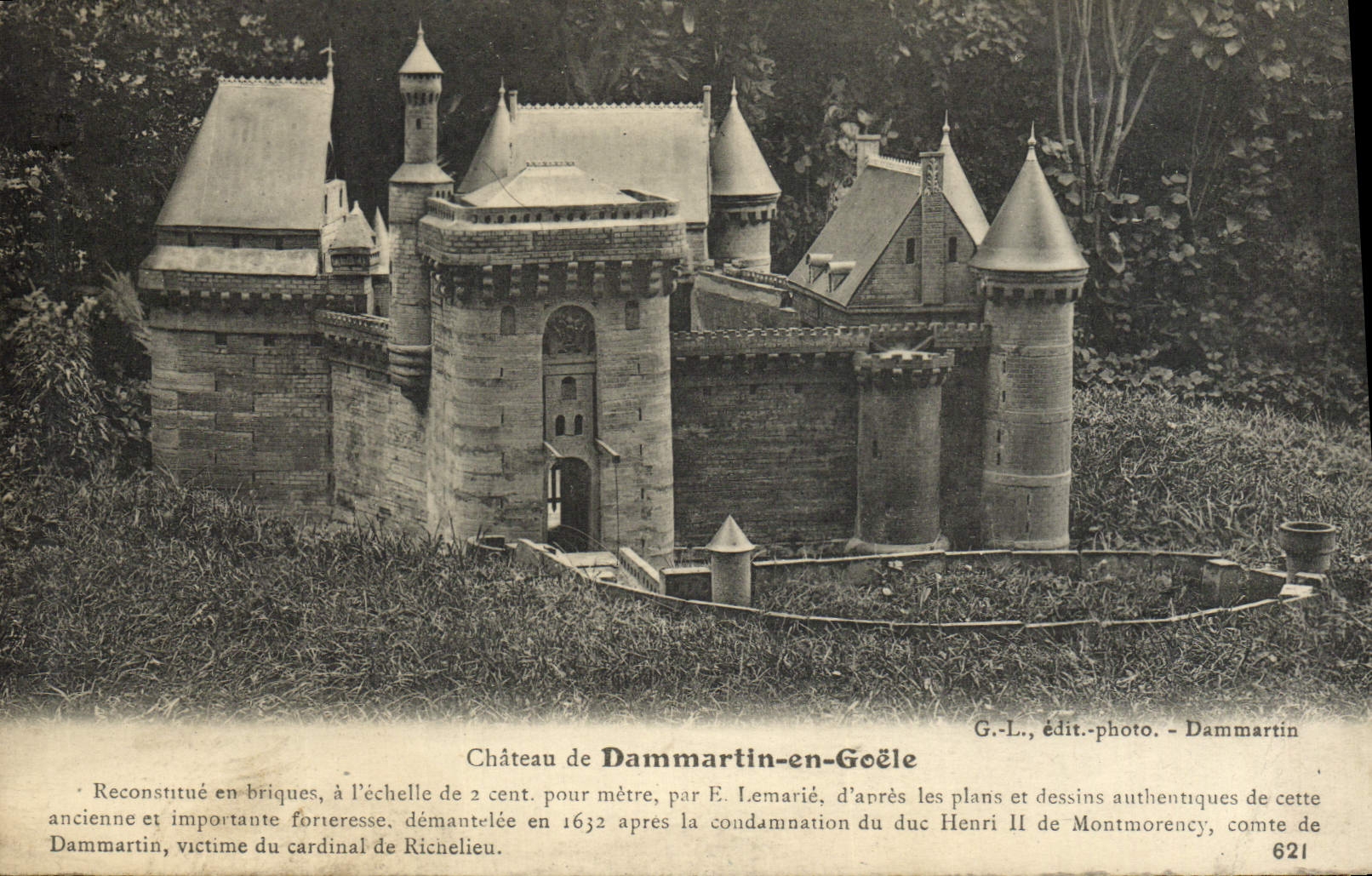 Château de Dammartin-en-Goele — reconstitution en briques à l'échelle de 2 centimètres — G.L., édit.-photo. - Dammartin 621