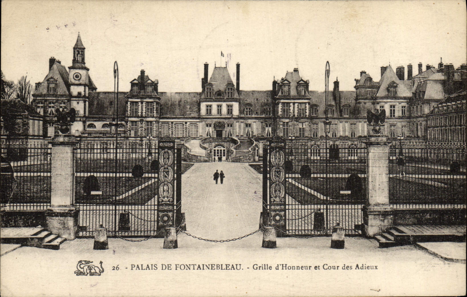 Palacio de Fontainebleau — Reja de Honor y Plaza de los Adioses — editor anónimo, n.º 26