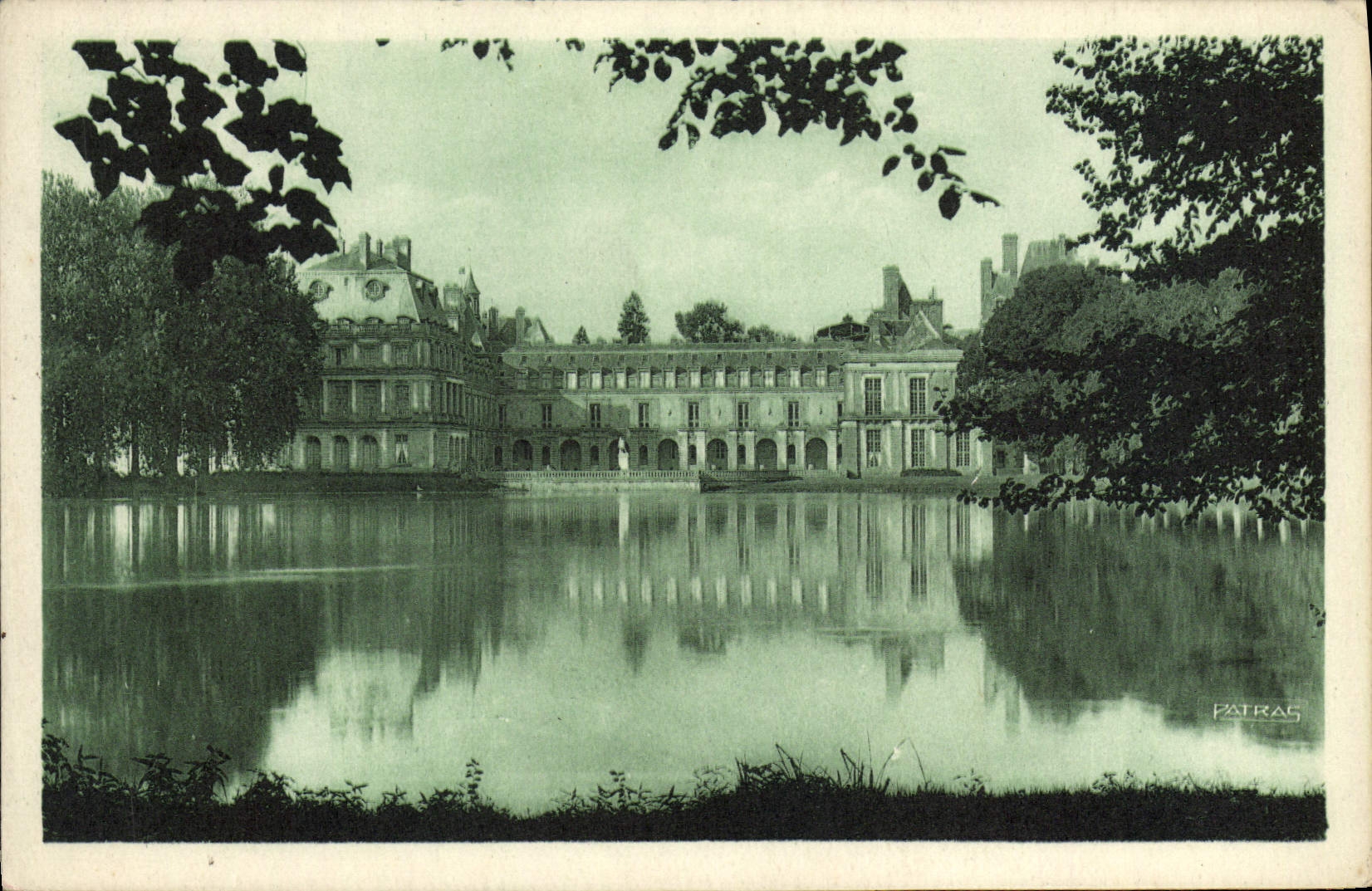 Fontainebleau — Il castello visto dall’etang des Carpes — Patras