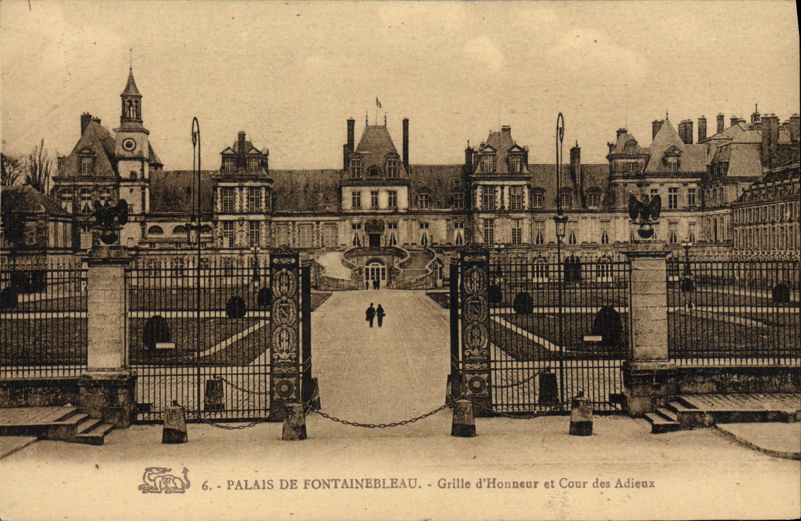 Palazzo di Fontainebleau — Porta dell'Onore e Cortile degli Addii — editore non identificato, n. 6