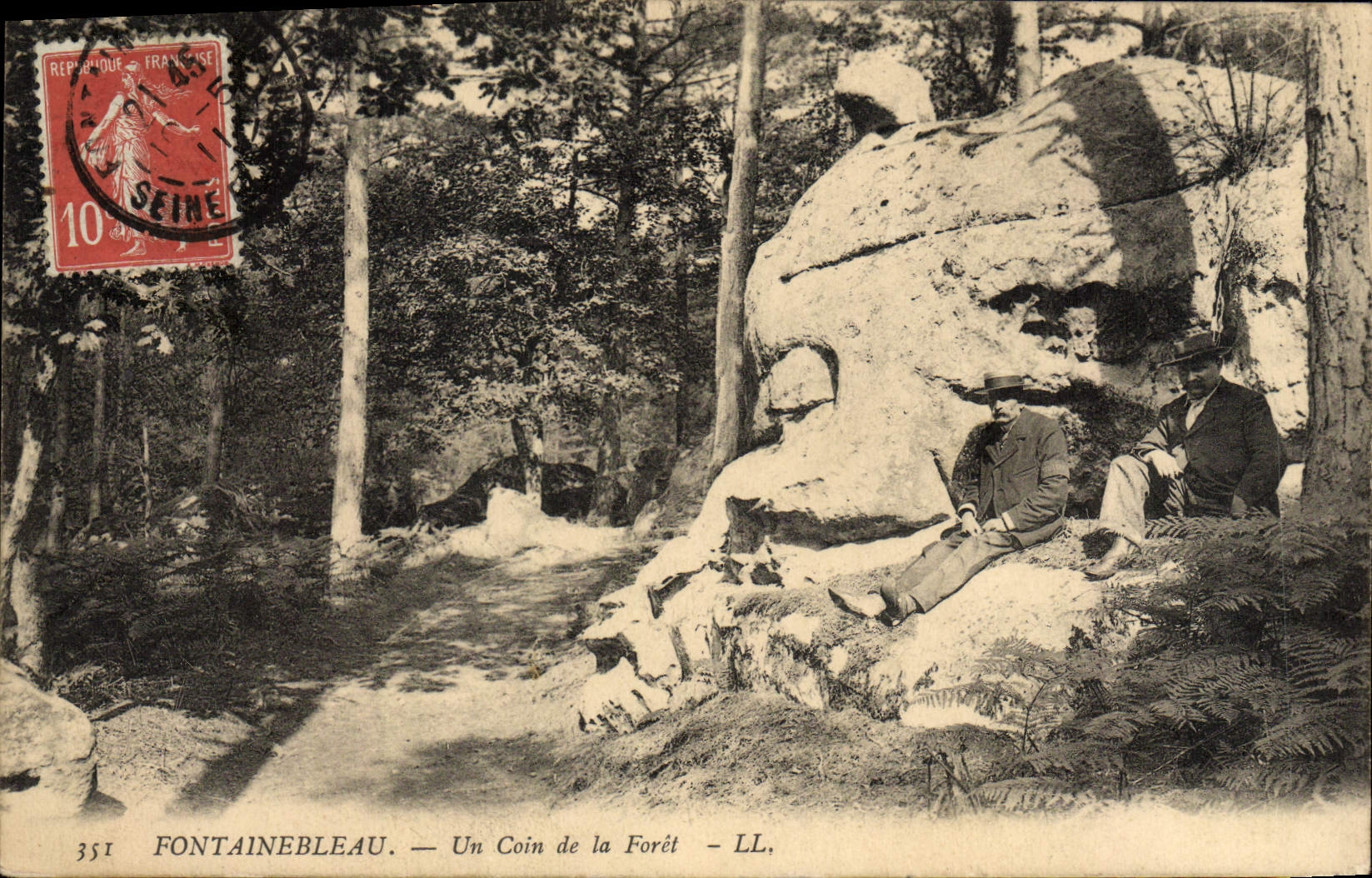 Fontainebleau — Un Coin de la Forêt — LL.