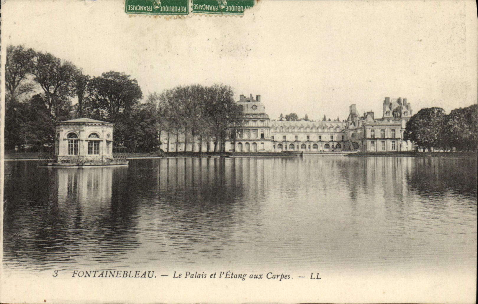 Fontainebleau — Le Palais et l'Étang aux Carpes — LL