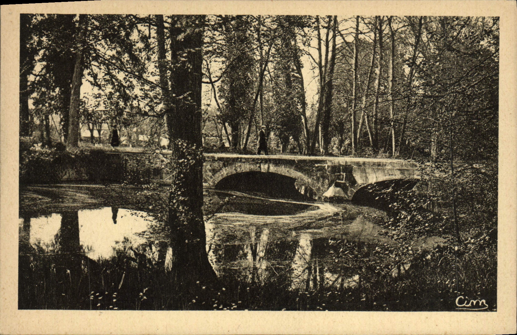 Couloigniers (S.-et-M.) — Parc des Capucins — Héliogravure Lomber Macon