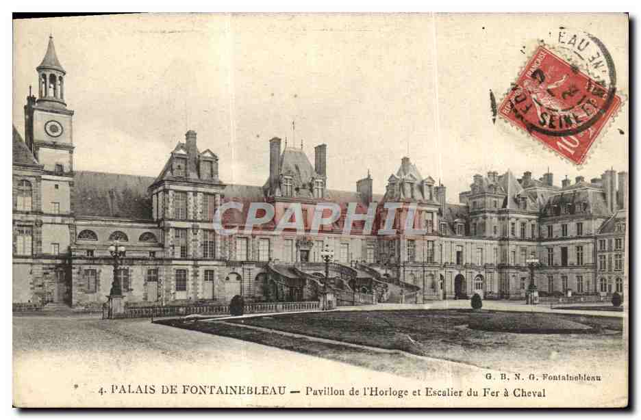 Schloss Fontainebleau — Pavillon der Uhr und Treppe des Pferdehakens — G. B. N. G. Fontainebleau