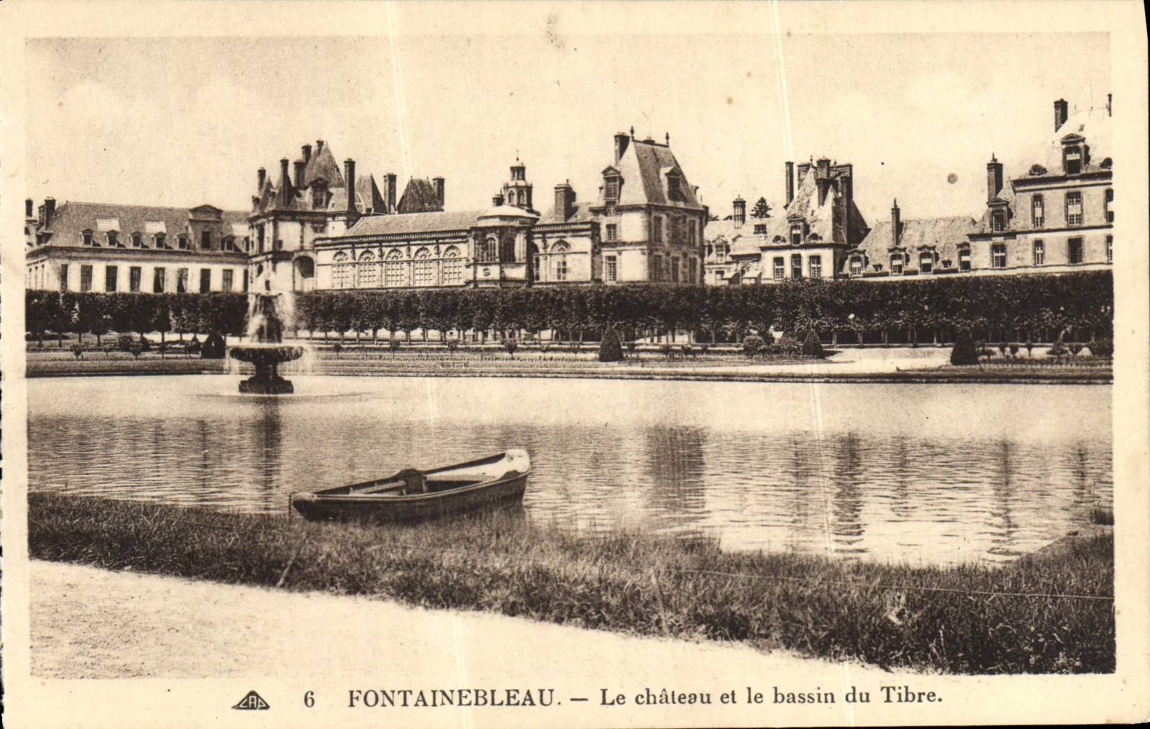 Fontainebleau — Schloss und Bassin des Tibres — Verlag C. P. A. n°6