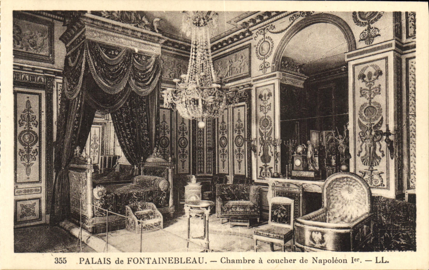 Palais de Fontainebleau — Schlafzimmer von Napoleon I. — LL. — N° 355