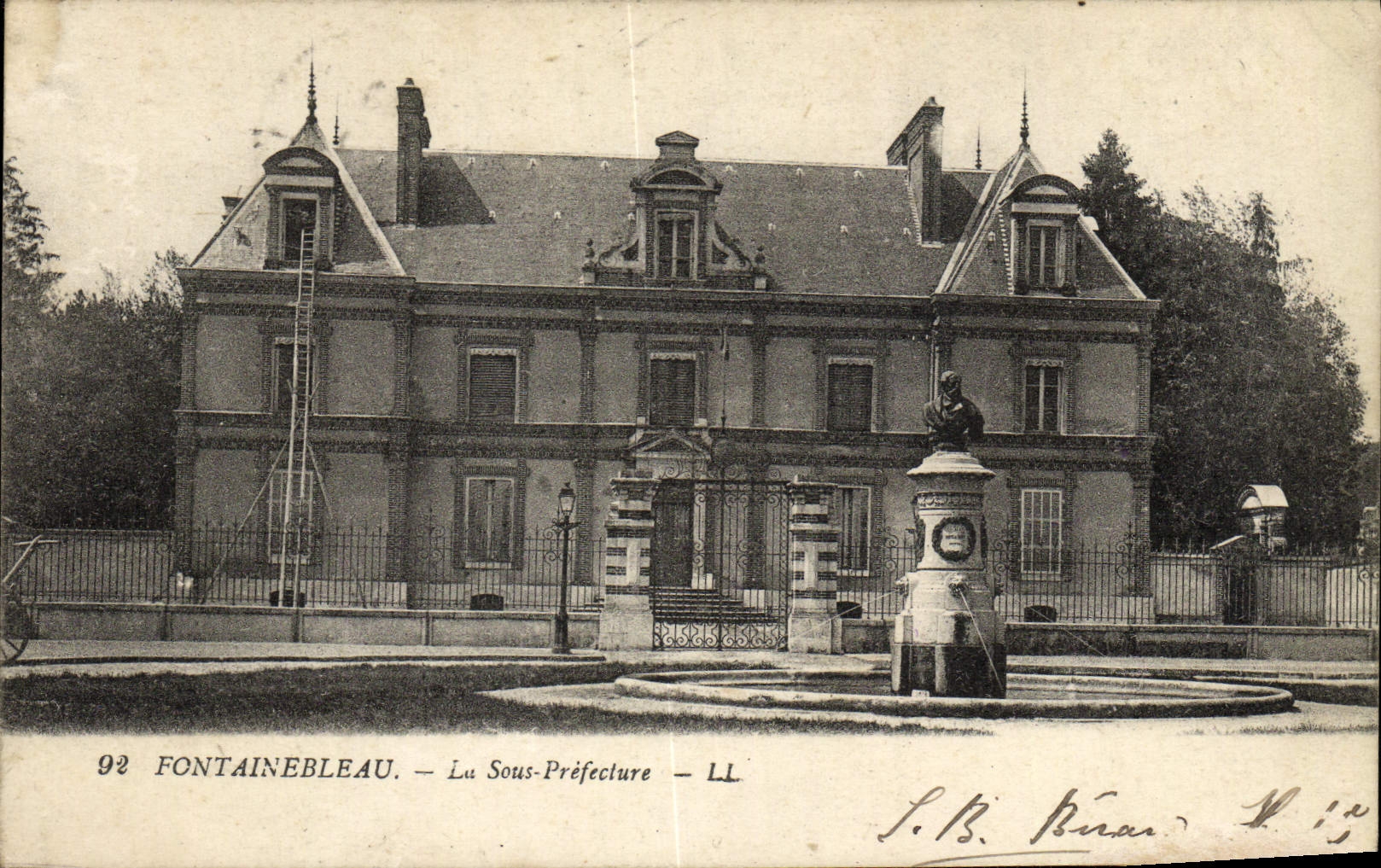 Fontainebleau — La Sous-Préfecture — LL — S.B. Pinar - Anverso