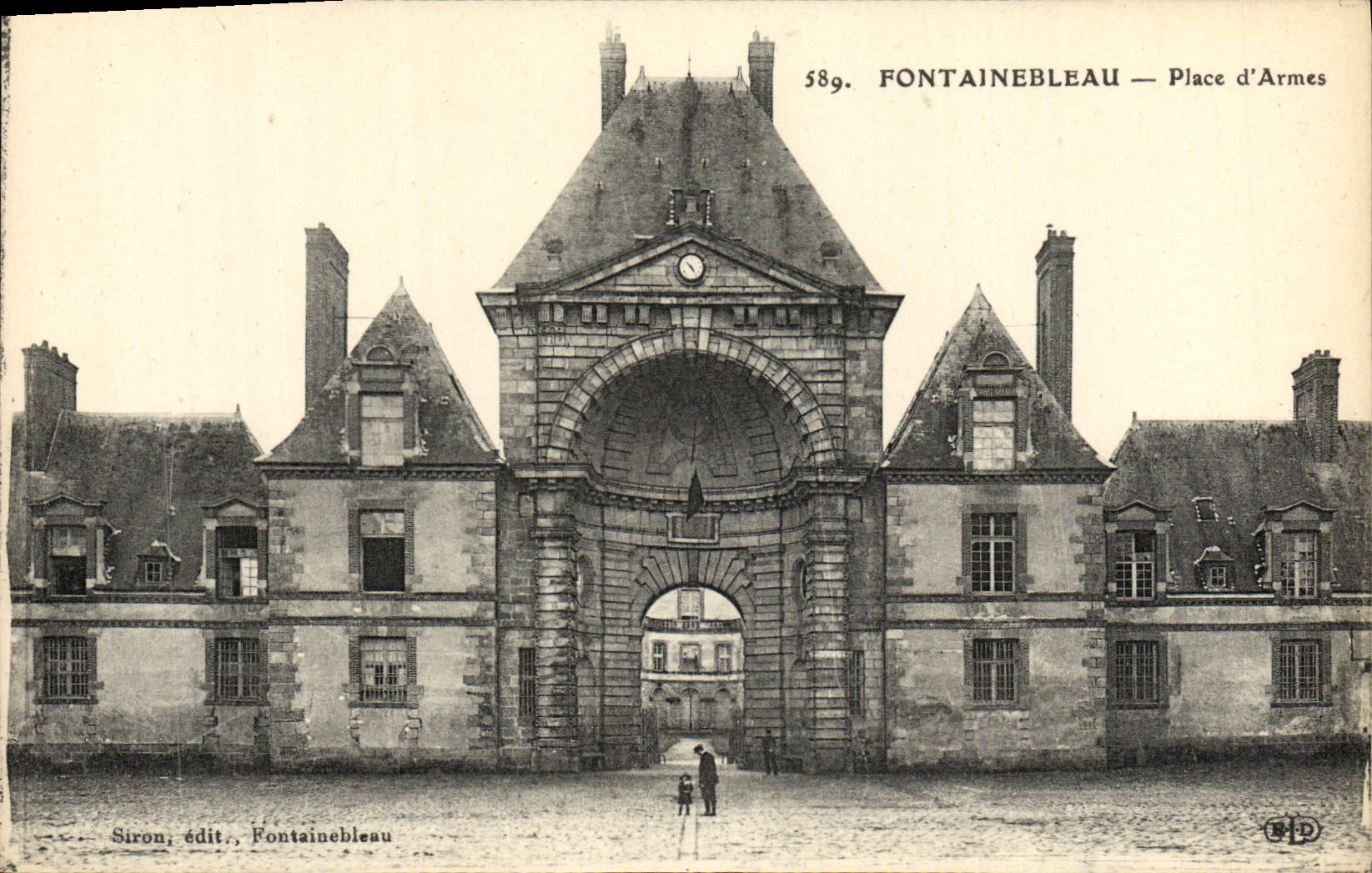 Fontainebleau — Place d'Armes — Siron, édit., Fontainebleau