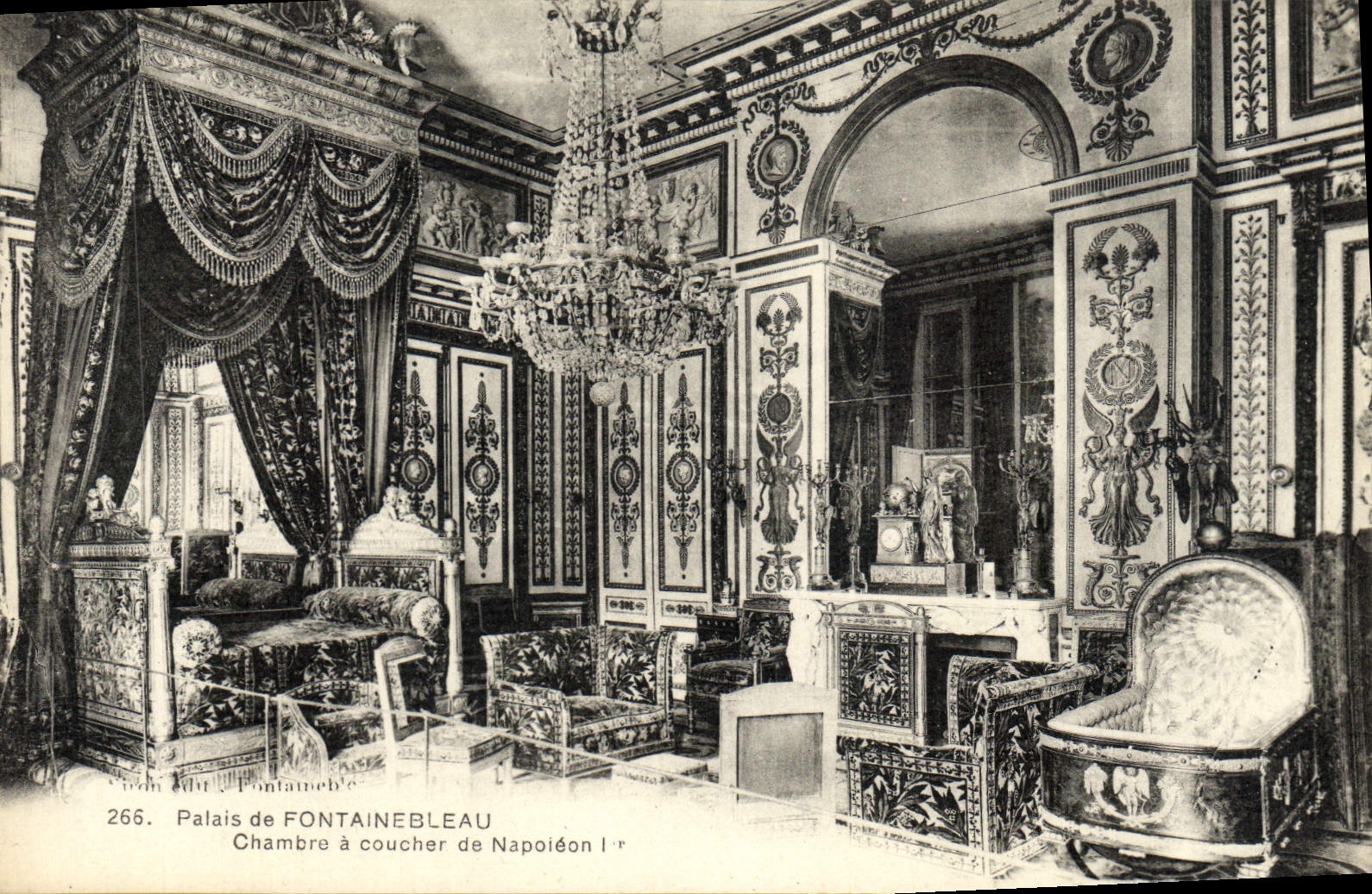 Palais de Fontainebleau — Chambre à coucher de Napoléon Ier — Éditeur : Imprimé Illustré, n° 266