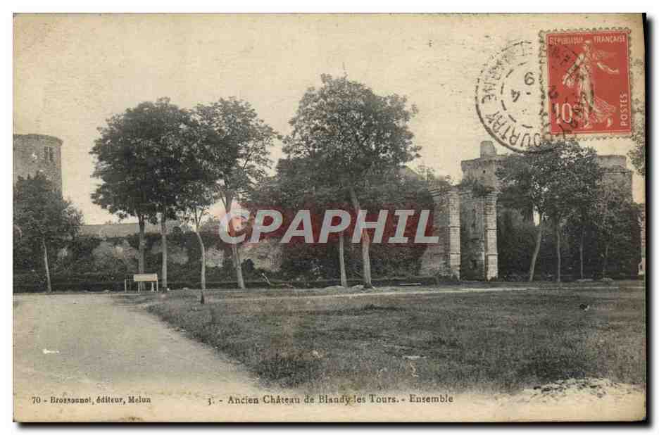 CPA Ancien Chateau De Blandy Les Tours Ensemble