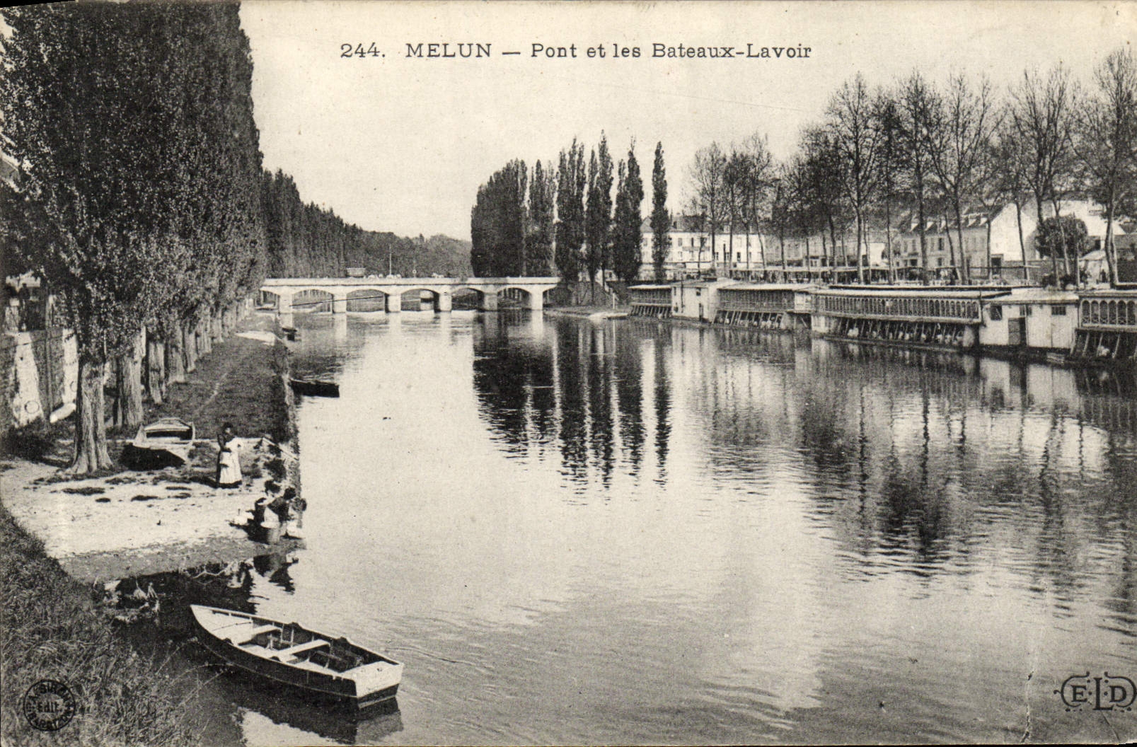 CPA Melun Pont Et Les Bateaux Lavoir