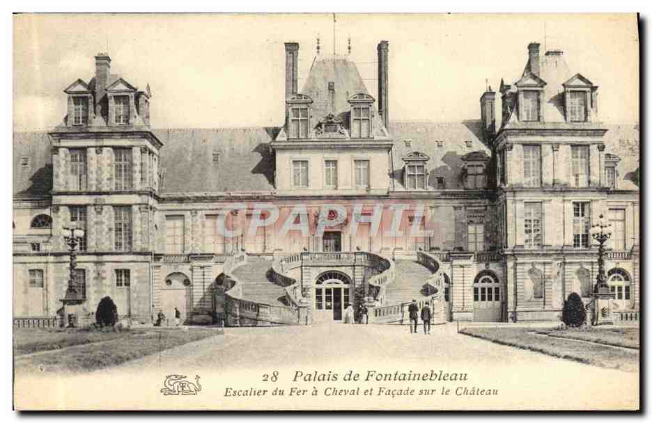 CPA Palais De Fontainebleau Escalier Du Fer a Cheval Et Facade Sur Les Chateau