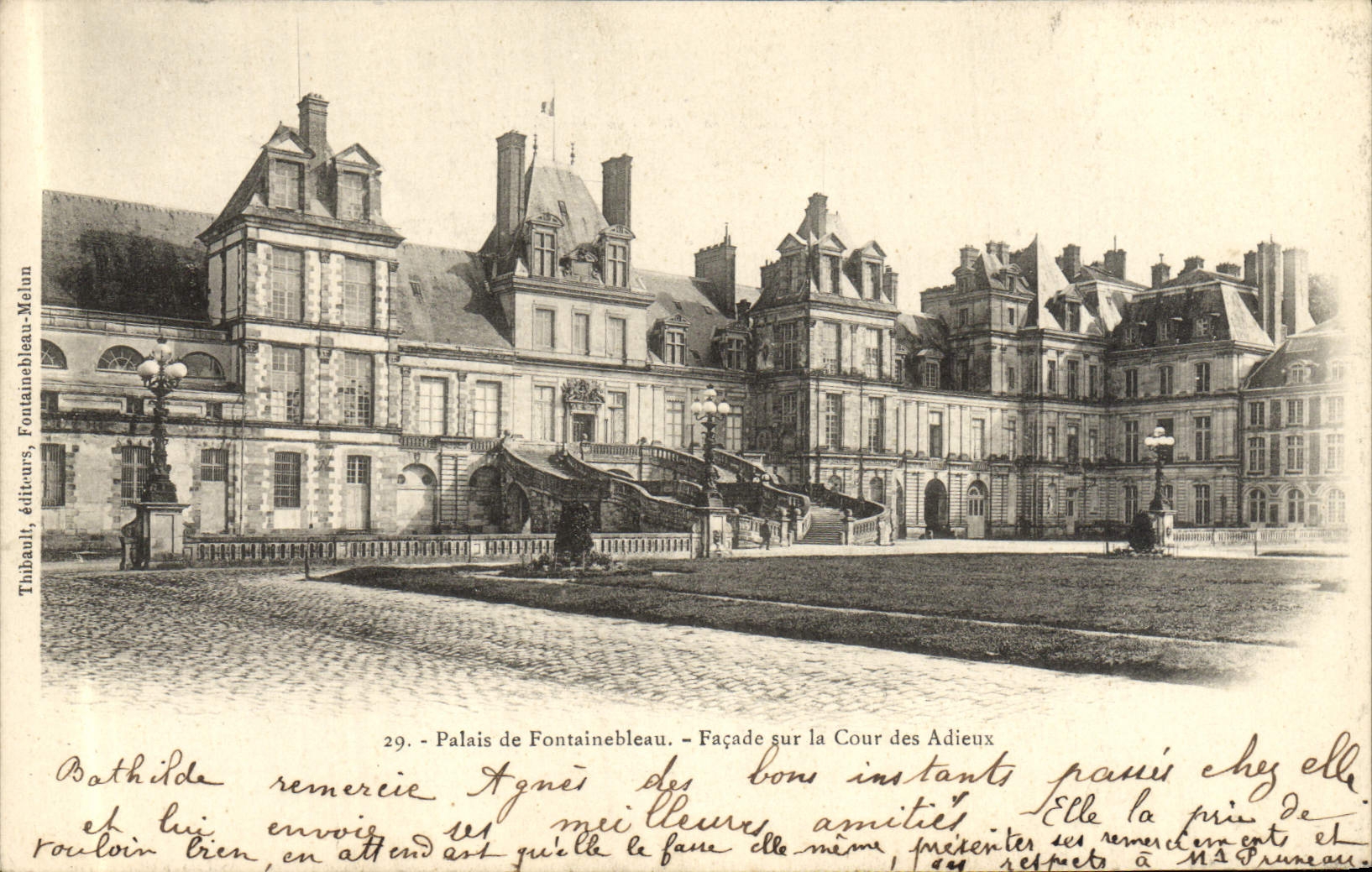 Palacio de Fontainebleau — Facha sobre la Cour des Adieux — Tibhault, editores, Fontainebleau-Meillon