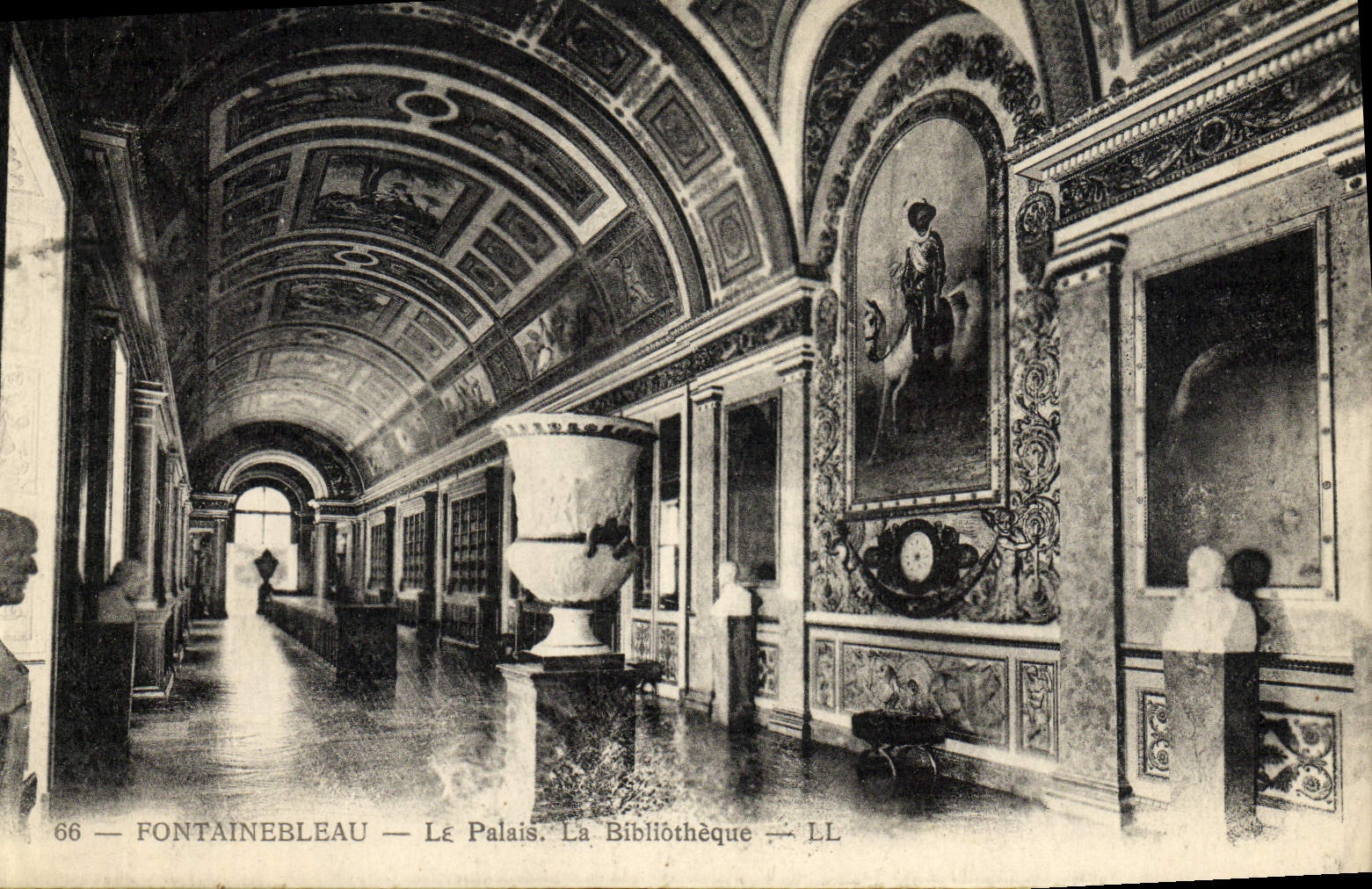 Fontainebleau — Le Palais. La Bibliothèque — LL
