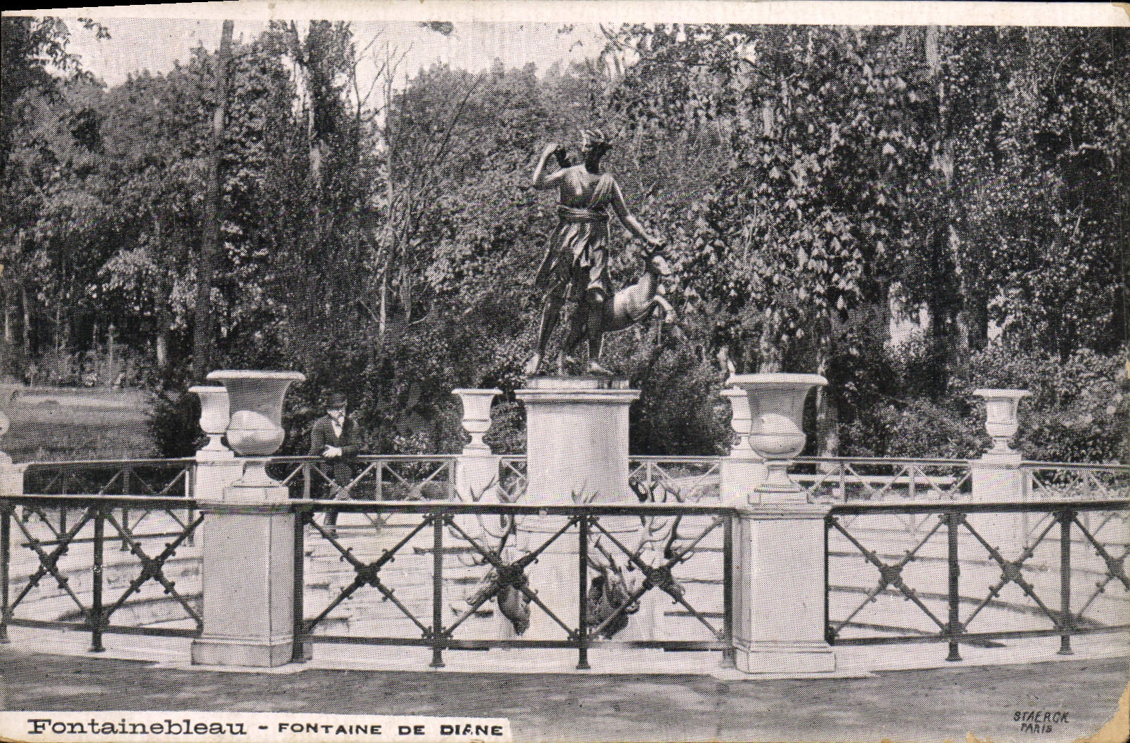 Fontainebleau - Fuente de Diana — Staerck París