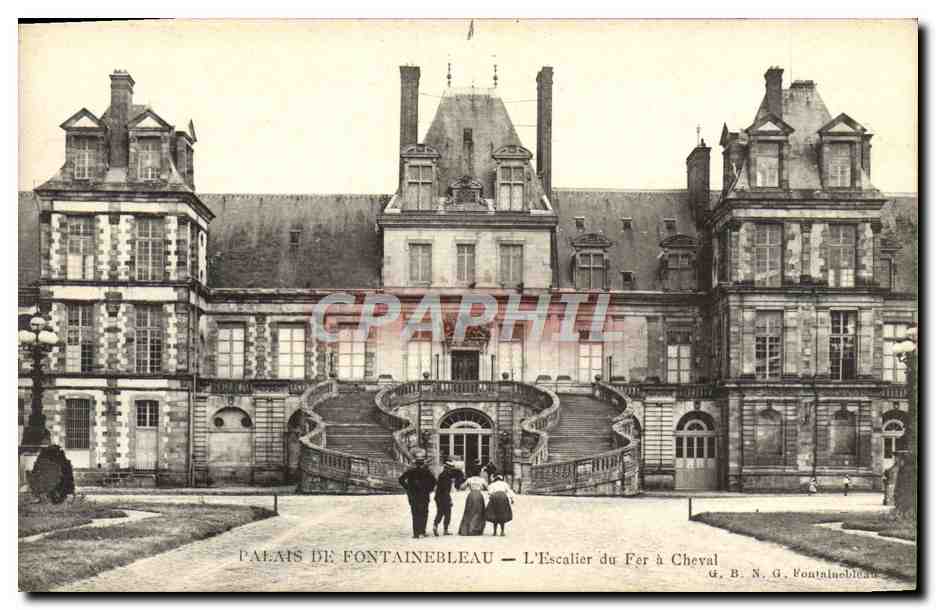 Palais de Fontainebleau — L'Escalier du Fer à Cheval — G. B. N. G. Fontainebleau