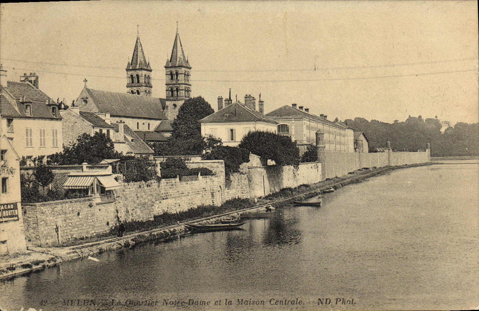 CPA Melun Le quartier Notre Dame Et La Maison Centrale