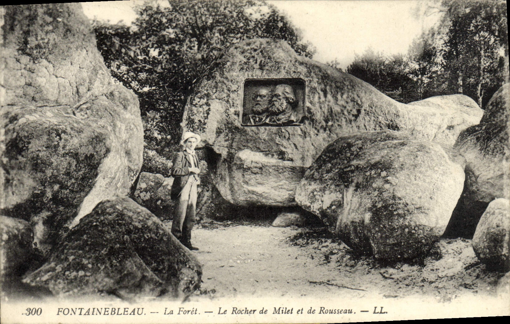 Fontainebleau — La Forêt — Le Rocher de Milet et de Rousseau — LL. — N° 300