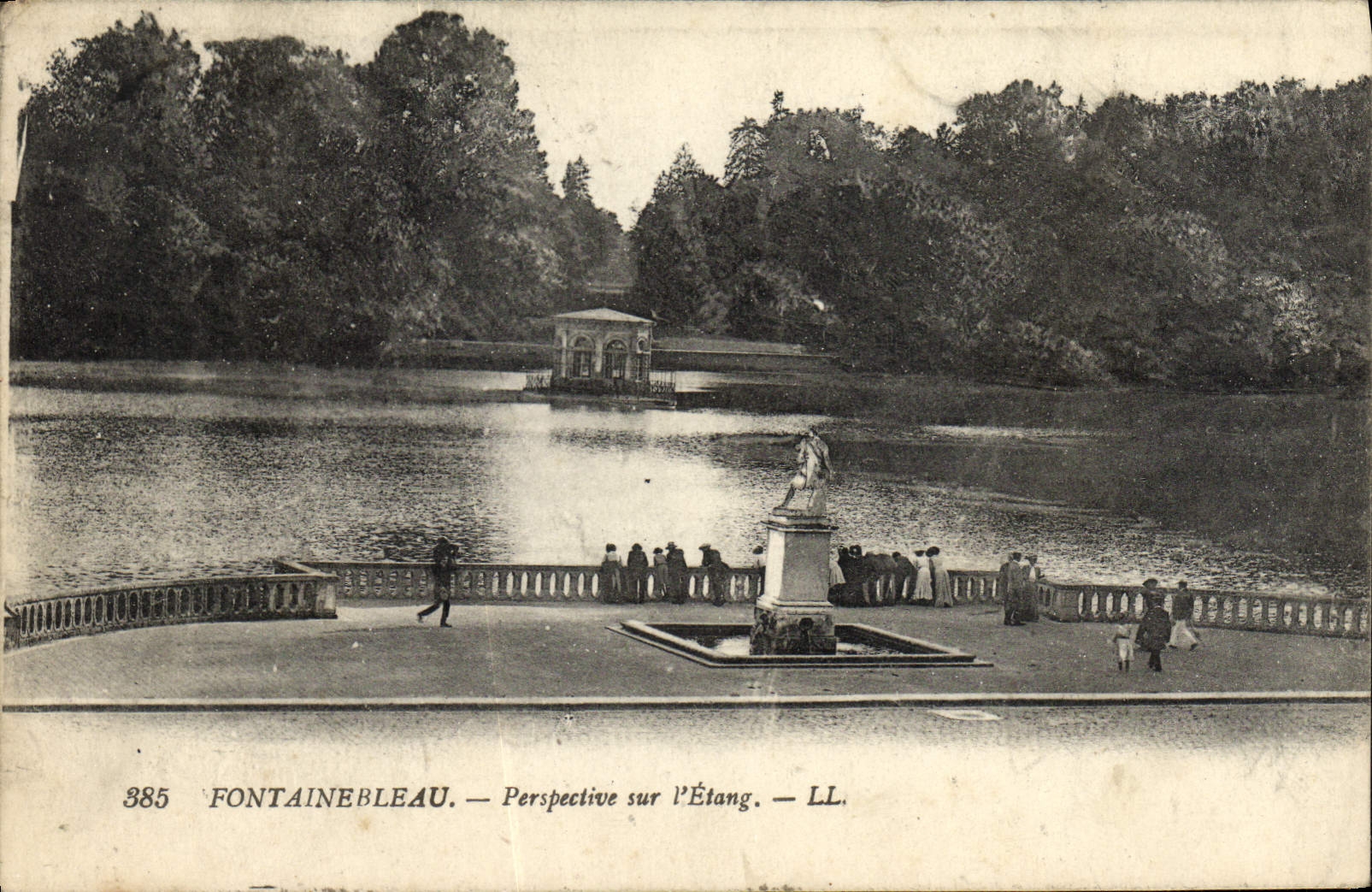 Fontainebleau — Vista sobre el Étang — LL. — N° 385 - Anverso