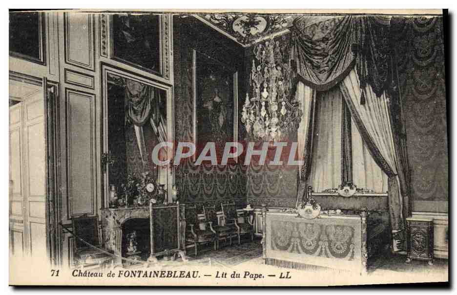 Castillo de FONTAINEBLEAU — Cama del Papa — LL