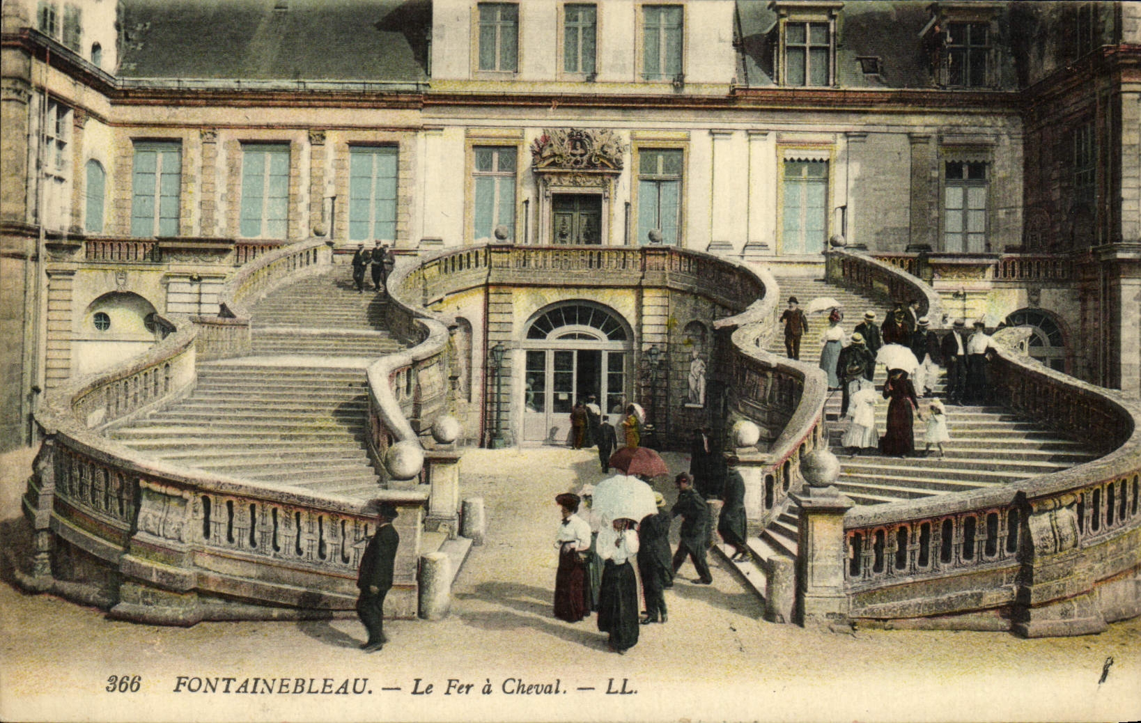 Fontainebleau — Le Fer à Cheval — LL. n° 366