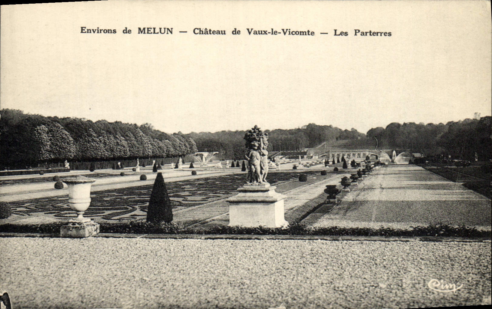 Environs de MELUN — Château de Vaux-le-Vicomte — Les Parterres