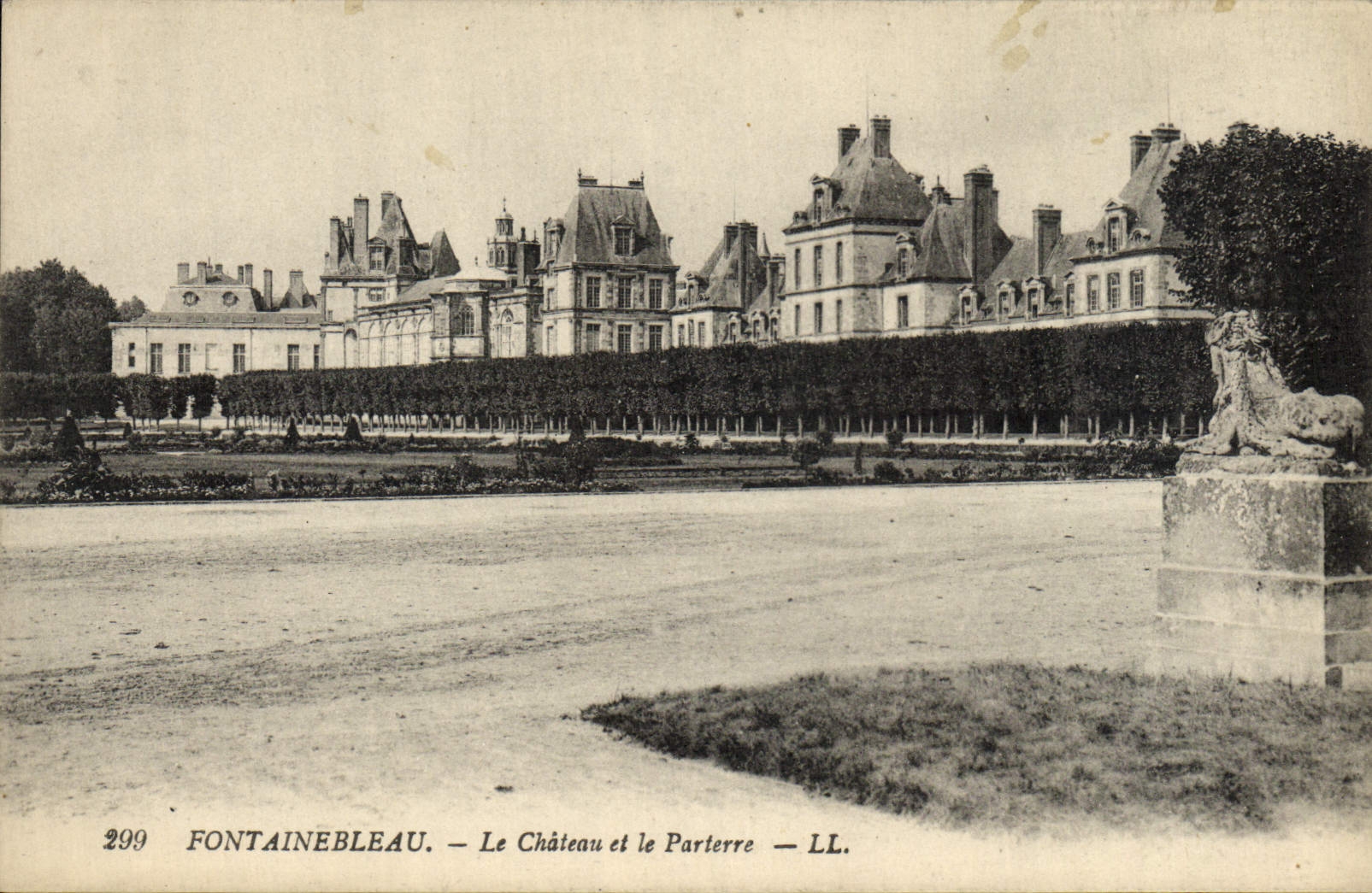 Fontainebleau — El Castillo y el Parterre — LL. — N° 299