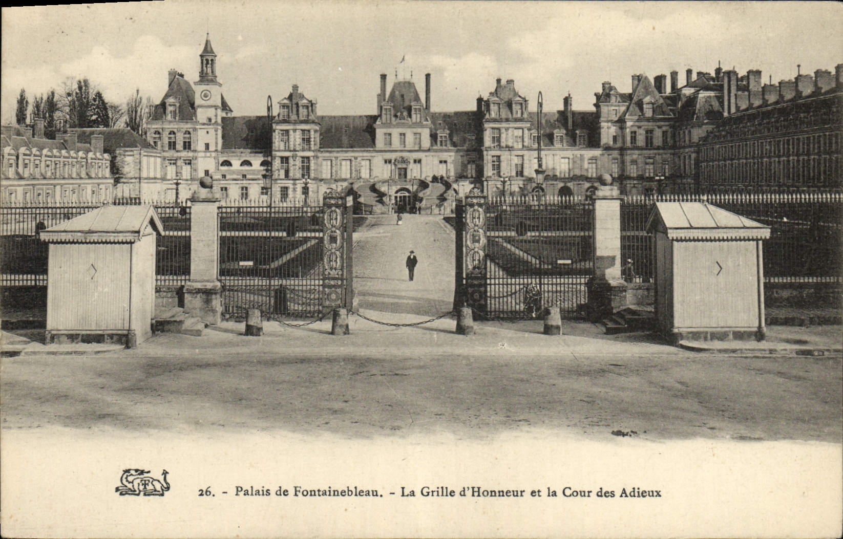 Palacio de Fontainebleau — La Reja de Honor y el Patio de los Adioses — n°26