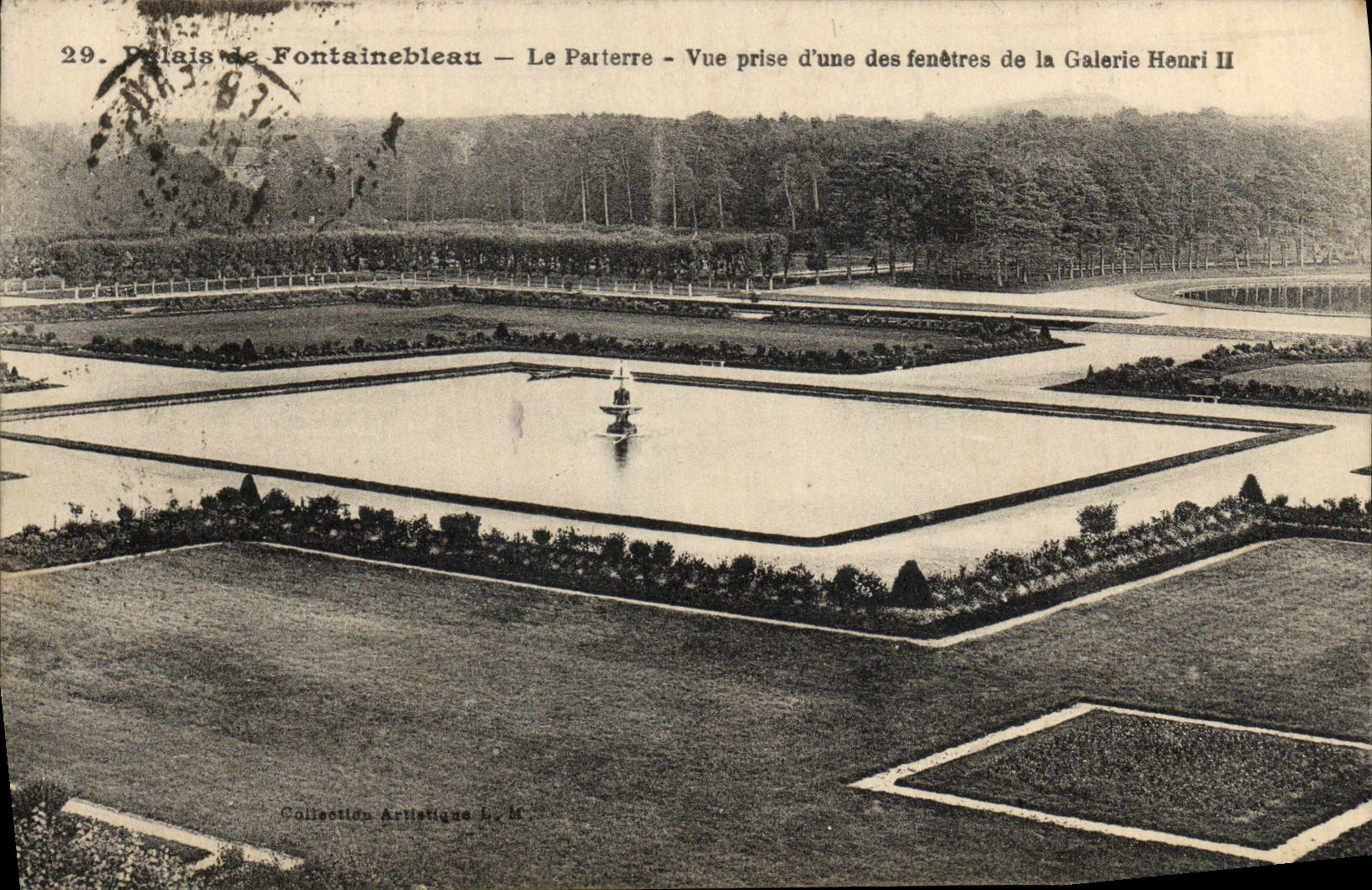 Palacio de Fontainebleau — El Parterre — Vista tomada desde una de las ventanas de la Galería Henri II — Colección Artística L. M.