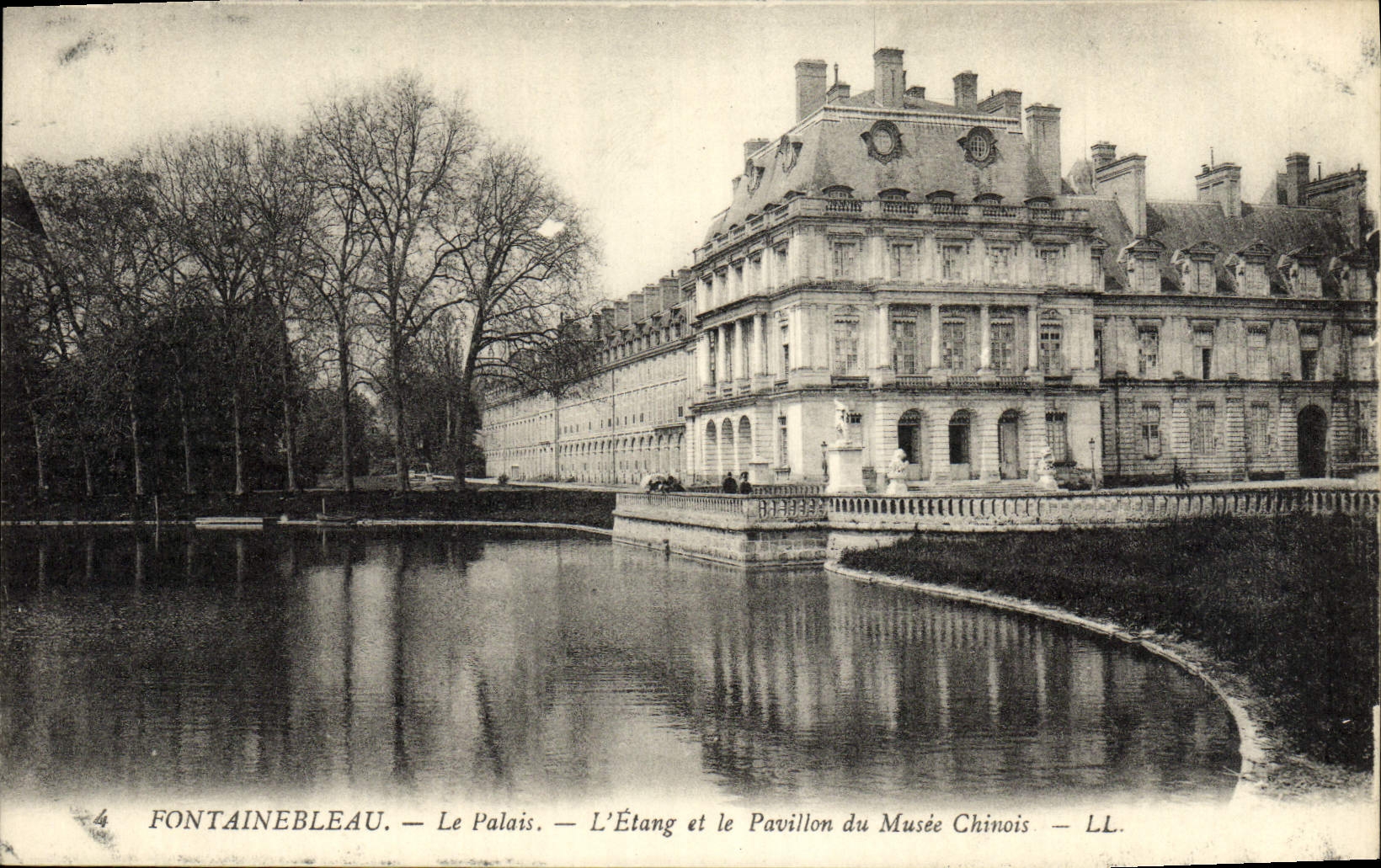 Fontainebleau — Le Palais, L'Étang et le Pavillon du Musée Chinois — LL.