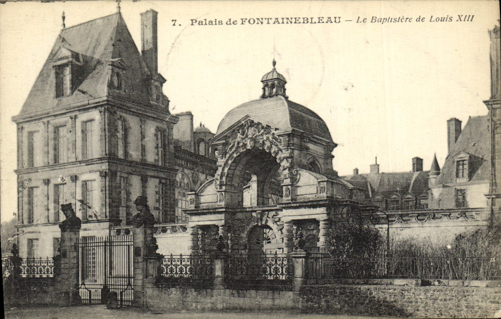 Palazzo di FONTAINEBLEAU — Il Battistero di Luigi XIII