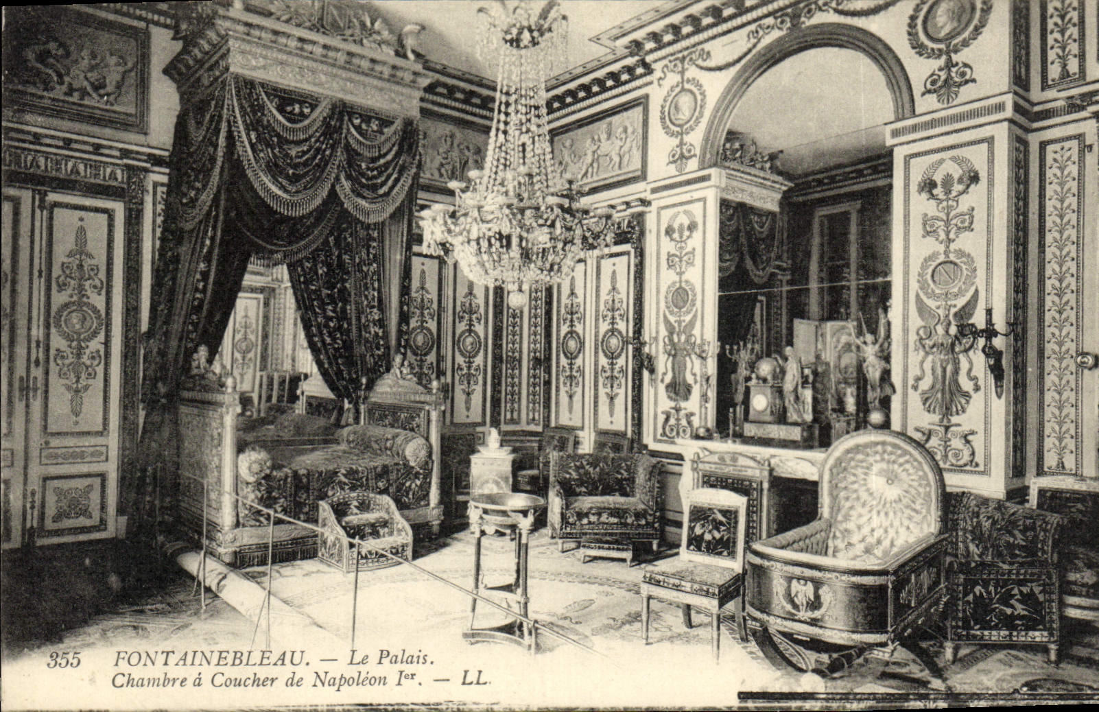 Fontainebleau — Le Palais. Chambre à Coucher de Napoléon Ier — LL. N° 355
