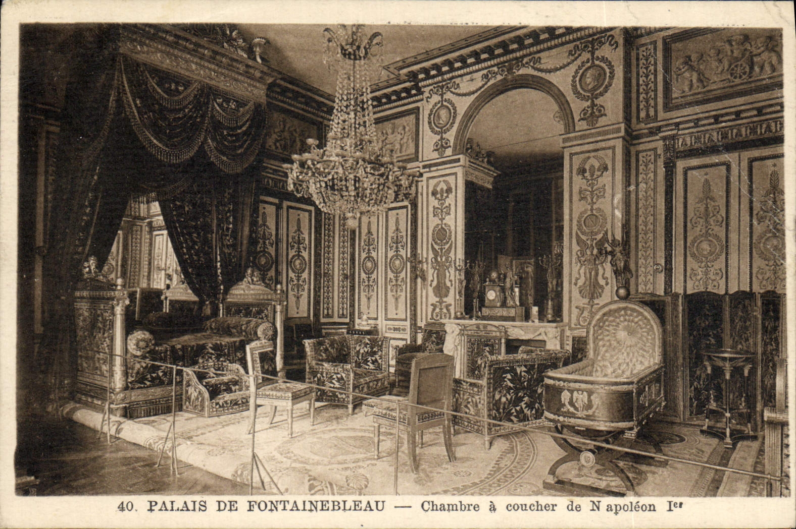 Palais de Fontainebleau — Chambre à coucher de Napoléon Ier — Éditeur IDEAL, n°40