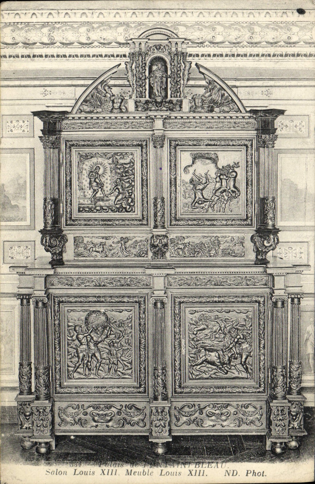 Salón Louis XIII — Mueble Louis XIII — Palacio de FONTAINEBLEAU. ND. Fot.