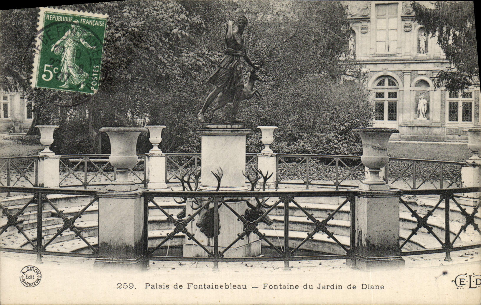Palazzo di Fontainebleau — Fontana del Giardino di Diana — L. Sirouy Editore, n° 259