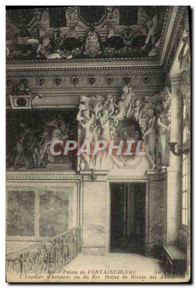 Palacio de FONTAINEBLEAU — Las escaleras de honor o del Rey, Estatua de Nicolo del Abate — ND C.