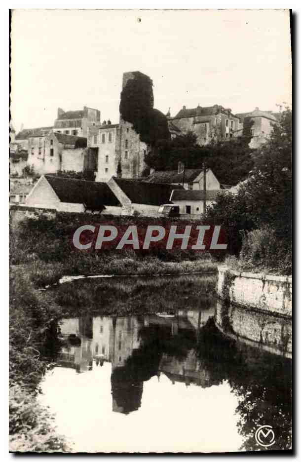 CPM Chateau Landon Bords Du Fusain