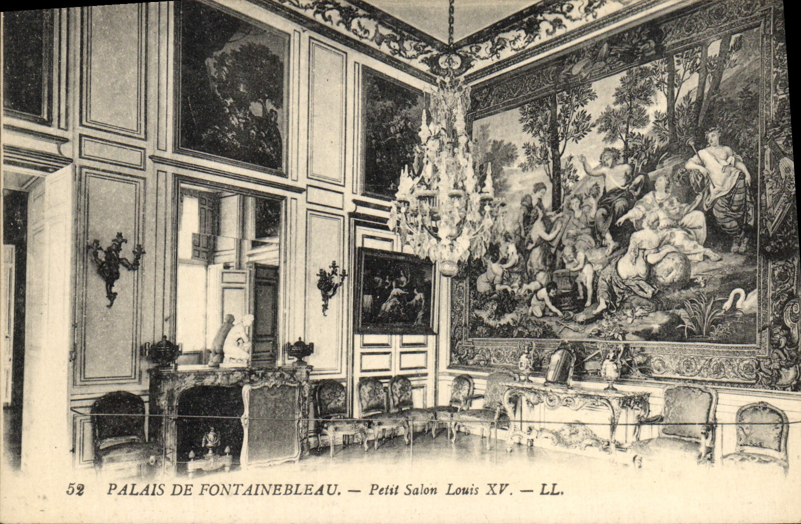 Palacio de Fontainebleau — Pequeño Salón de Luis XV — LL.