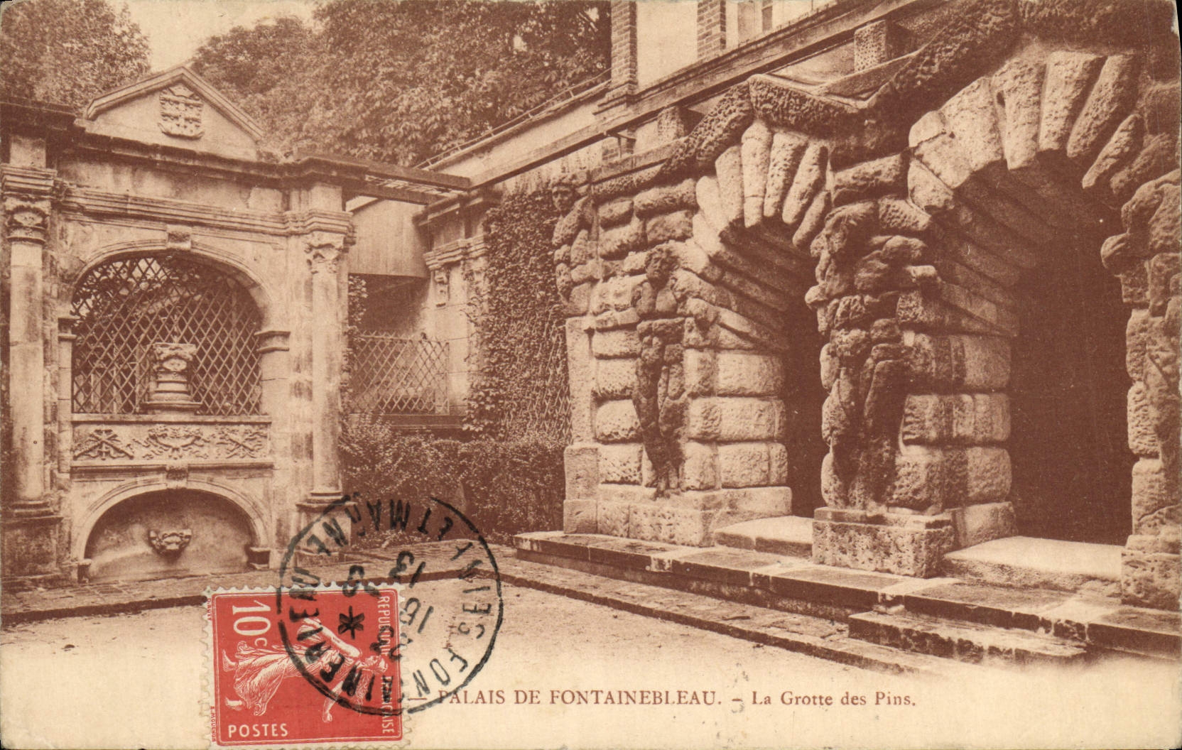 Palazzo di Fontainebleau — La Grotta dei Pini