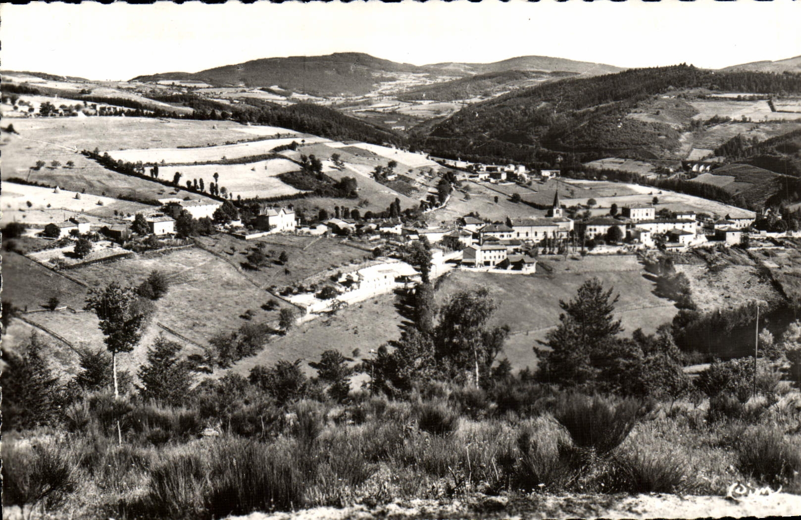 Saint-Nizier-d'Azerghues — Vue générale avec les hameaux de Chevenal et de la Chassagne — Combier