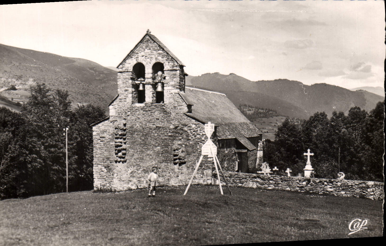 CPM Env de Luchon Garin Chapelle de Saint Tritous 